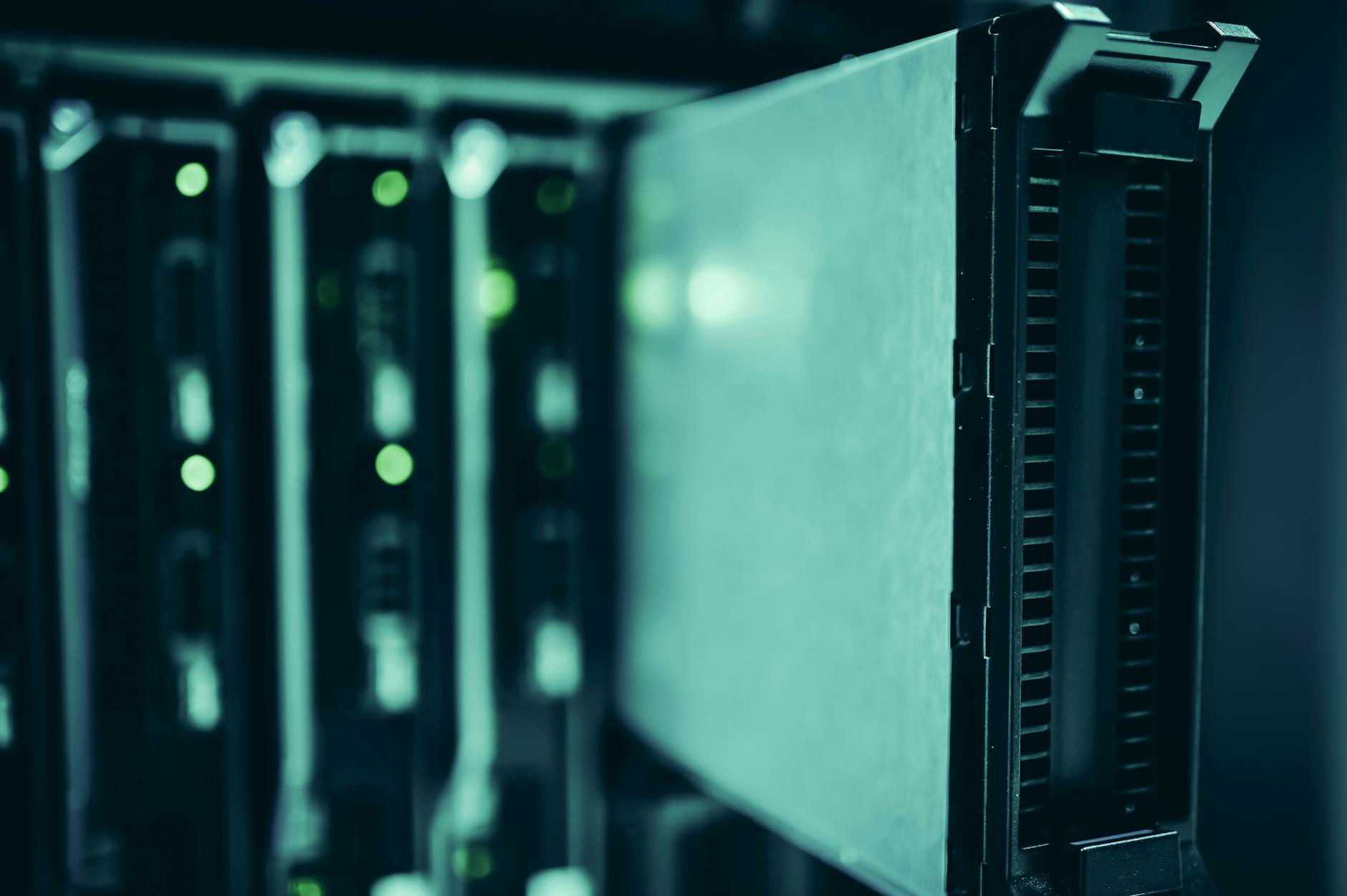 Build Persistent AI Agents with Cloudflare's SDK